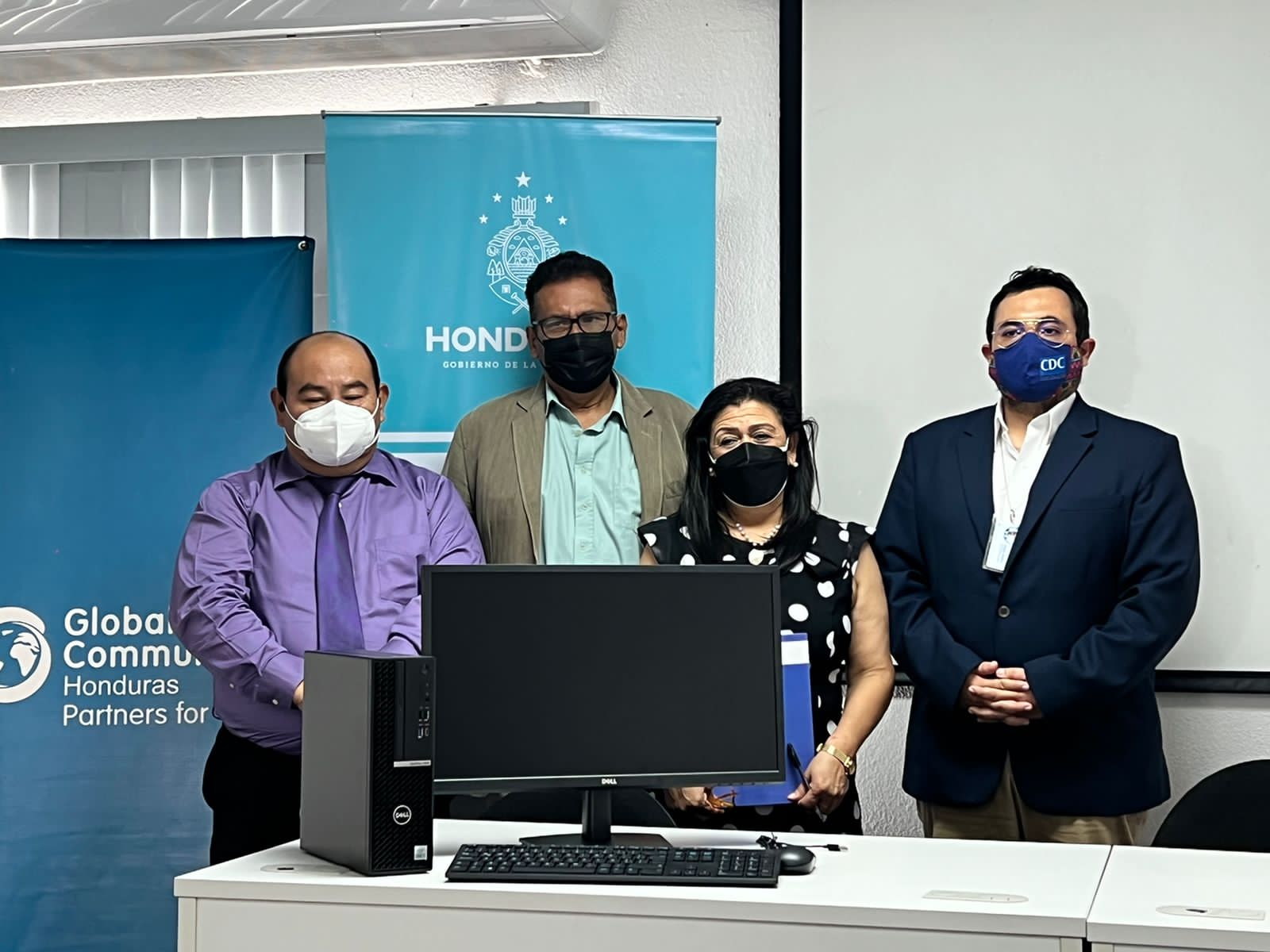 Honduras recibe computadoras para el fortalecimiento de los sistemas de información de la vacuna contra la COVID-19